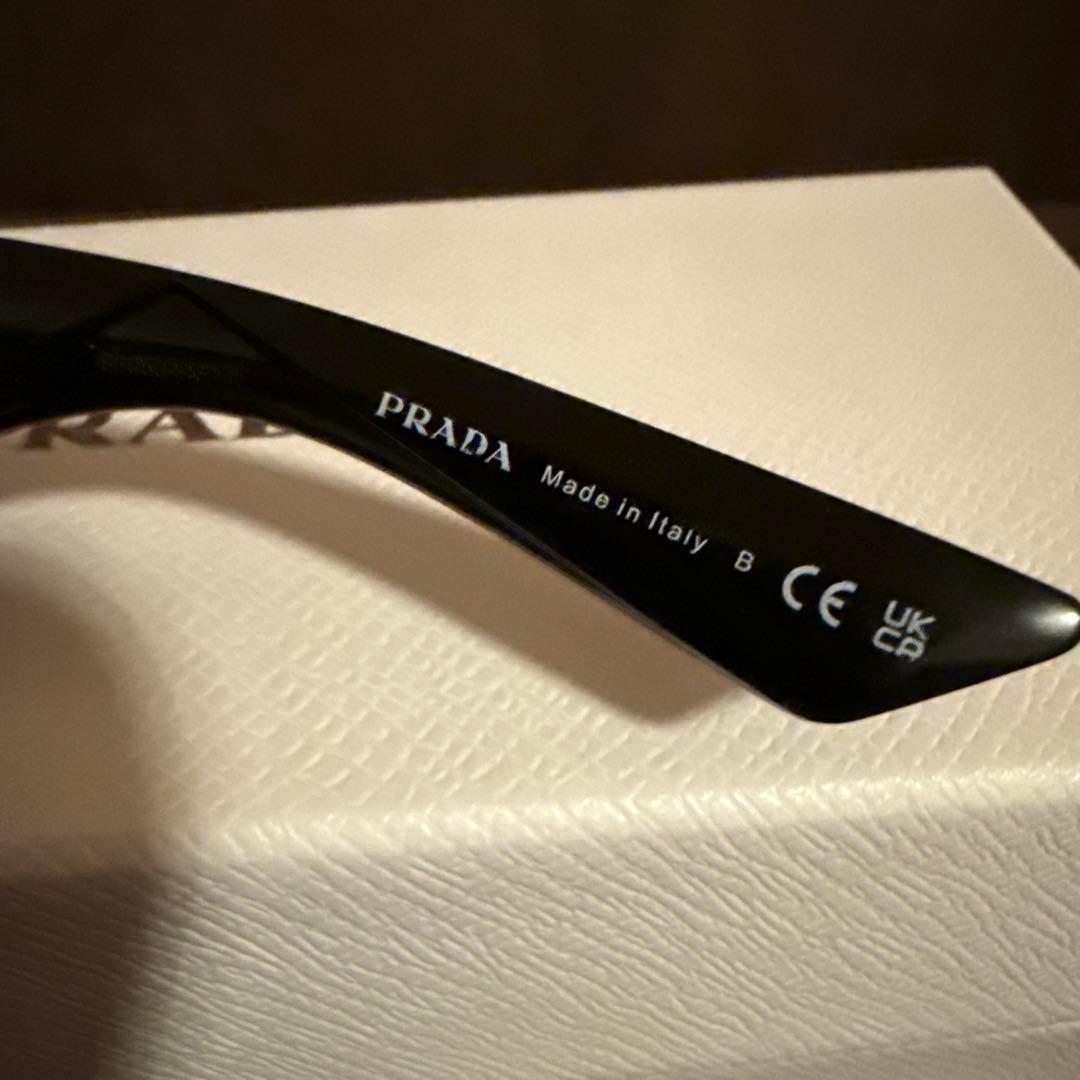【PRADA】スクエアサングラス