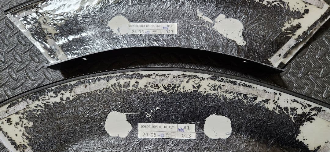 デリカD5前期用　JAOSフェンダーガーニッシュtype-S