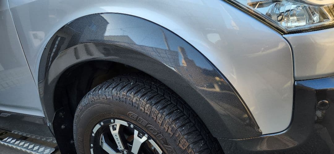 デリカD5前期用　JAOSフェンダーガーニッシュtype-S