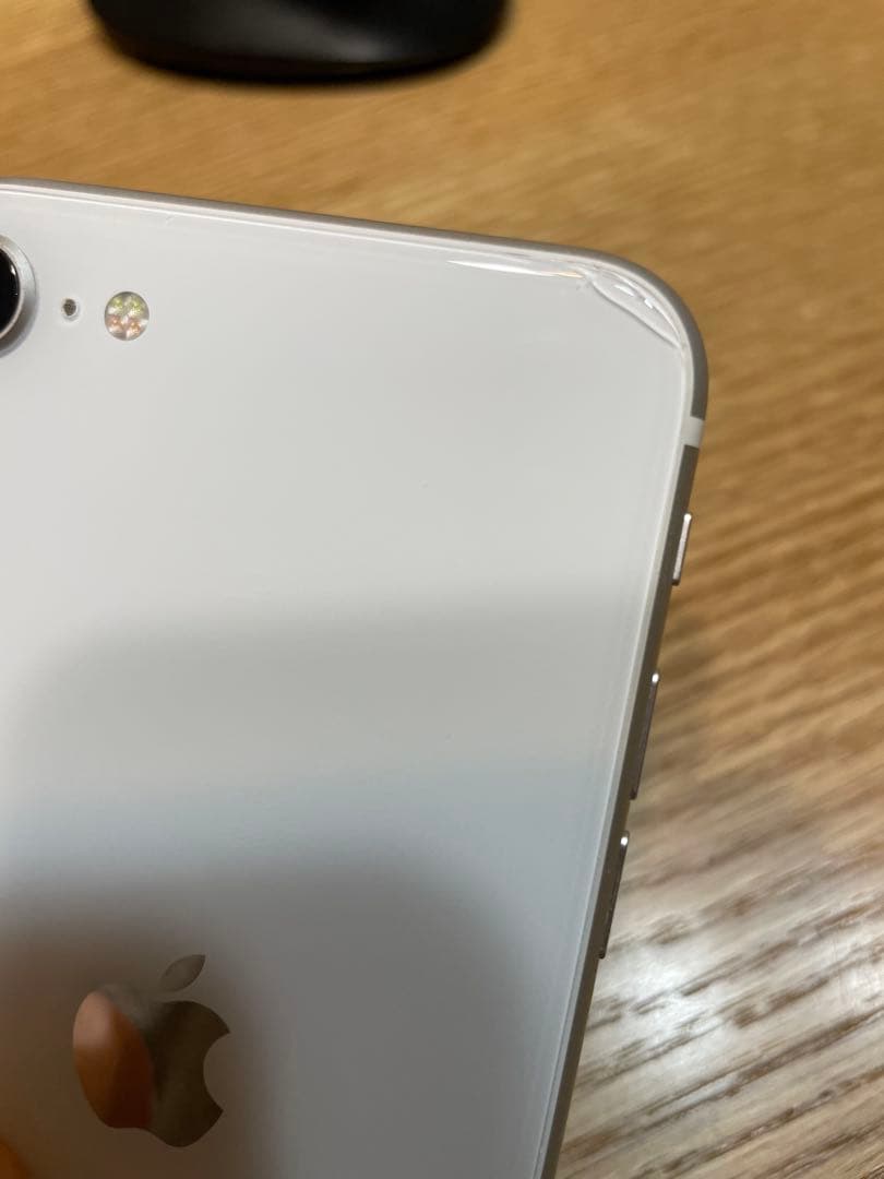 （日曜までの出品）iPhone SE 第2世代 64GB SIMフリー ホワイト