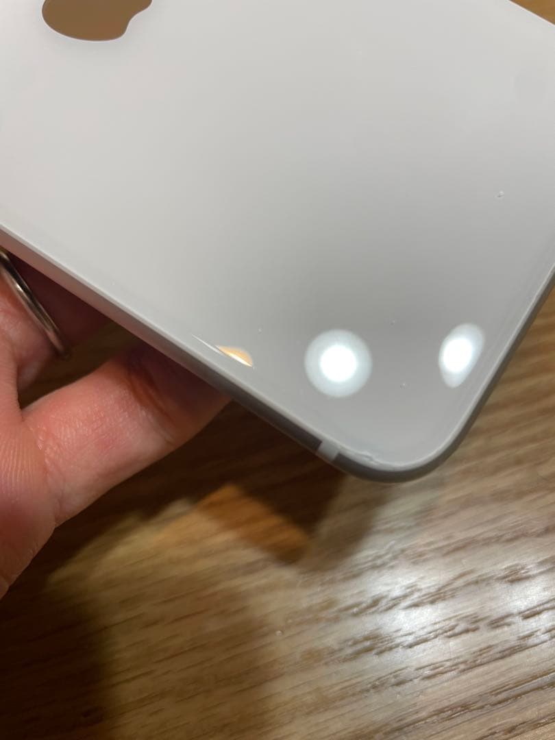 （日曜までの出品）iPhone SE 第2世代 64GB SIMフリー ホワイト