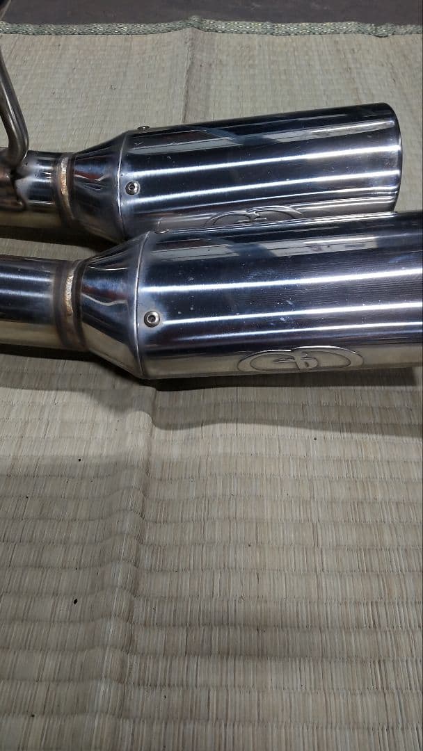 30系プリウス　ガナドールマフラー。