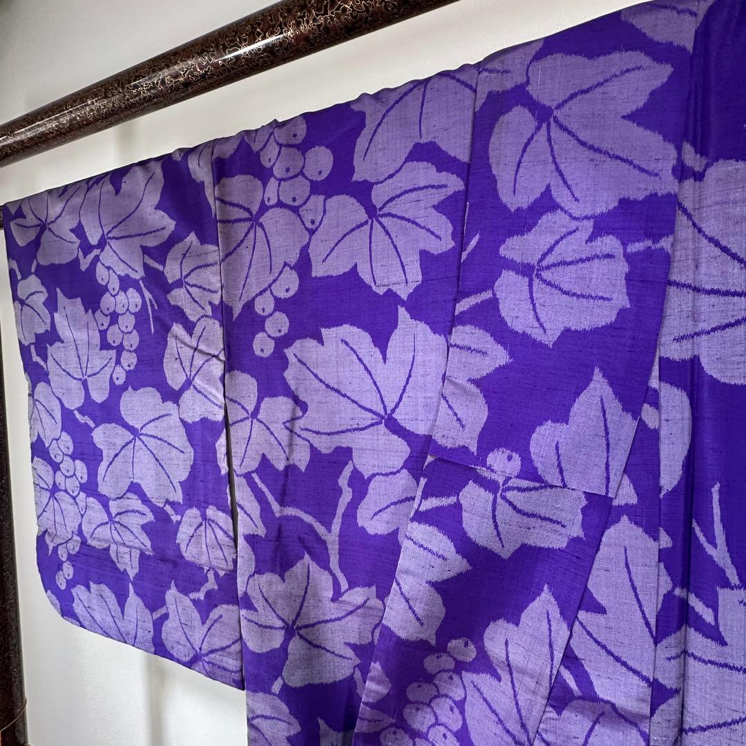 超美品　袷　正絹　着物　157 アンティーク　ヴィンテージ　銘仙　紫　ぶどう