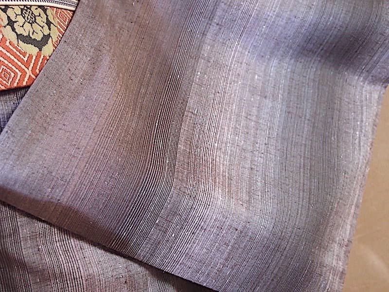 三越誂　暈し織り紬着物（縦縞文）裄68　正絹美品