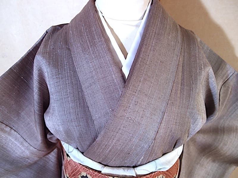 三越誂　暈し織り紬着物（縦縞文）裄68　正絹美品