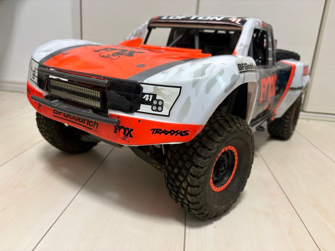 Traxxas UDR 1/7オフロードRCカー まさ