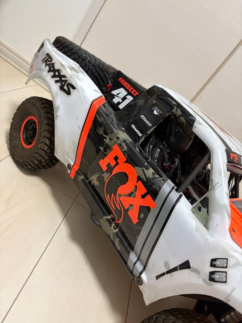Traxxas UDR 1/7オフロードRCカー まさ