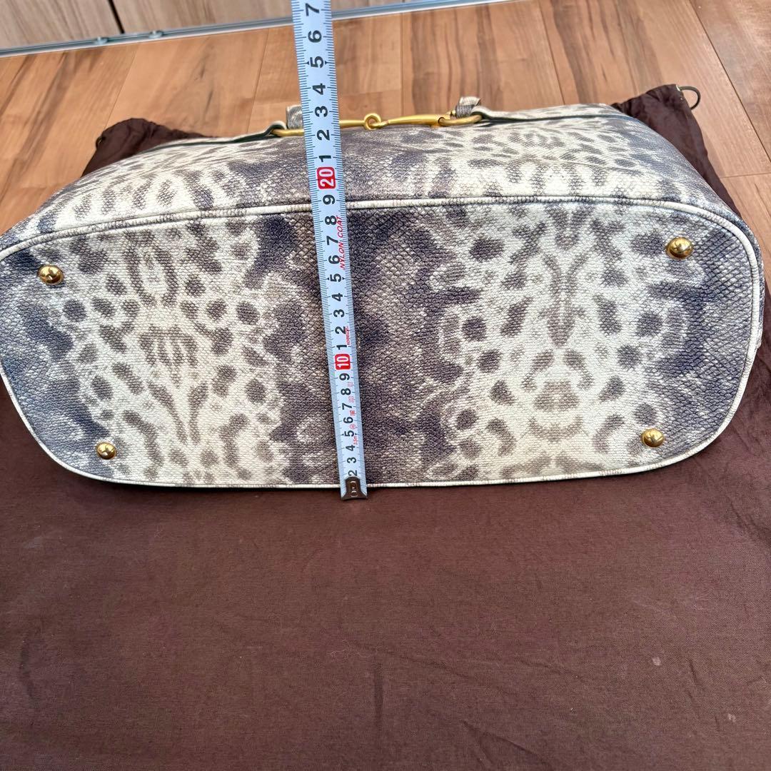【週末値下げ！正規品】GUCCI グッチ レオパード柄 ショルダーストラップ付