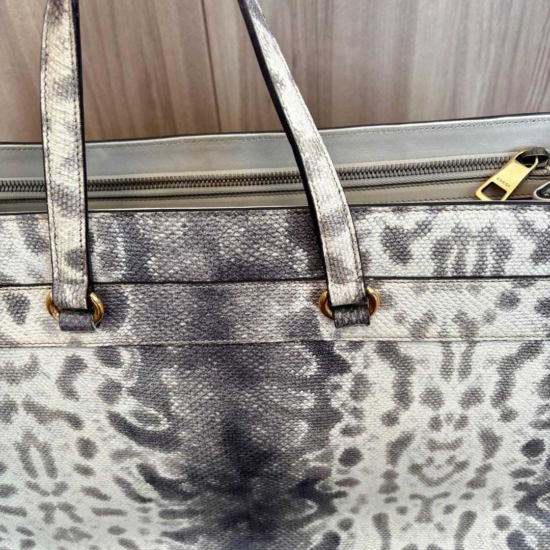 【週末値下げ！正規品】GUCCI グッチ レオパード柄 ショルダーストラップ付