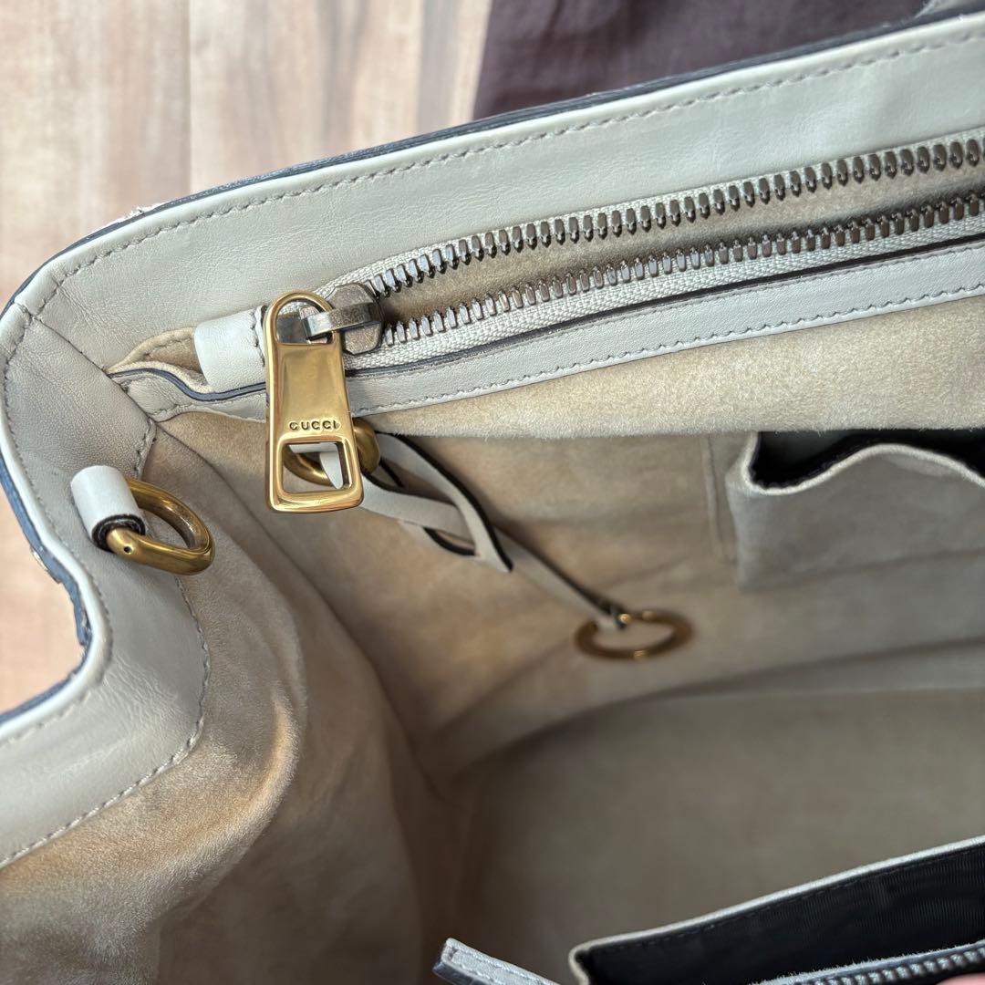 【週末値下げ！正規品】GUCCI グッチ レオパード柄 ショルダーストラップ付