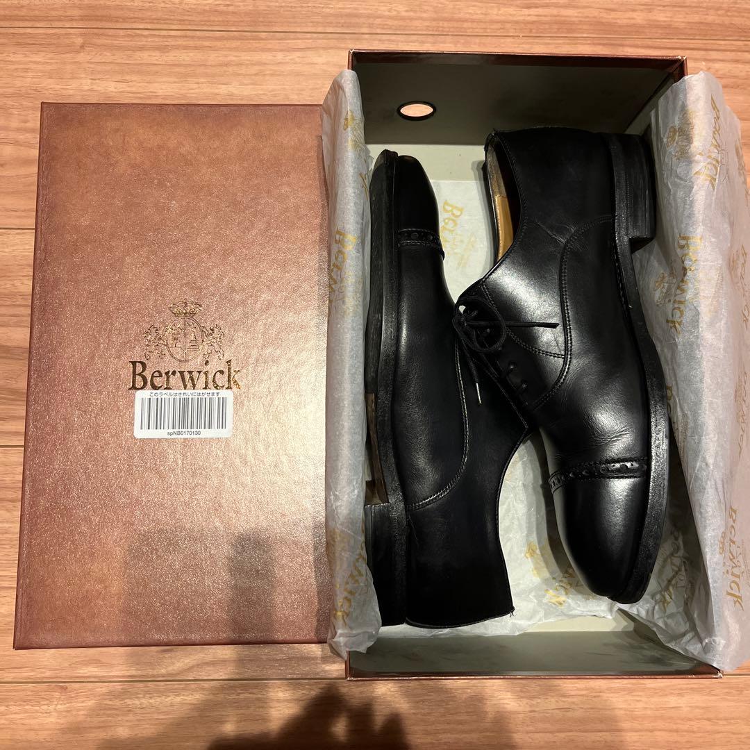 【中古】スペイン製 Berwick ブラックレザー ストレートチップ