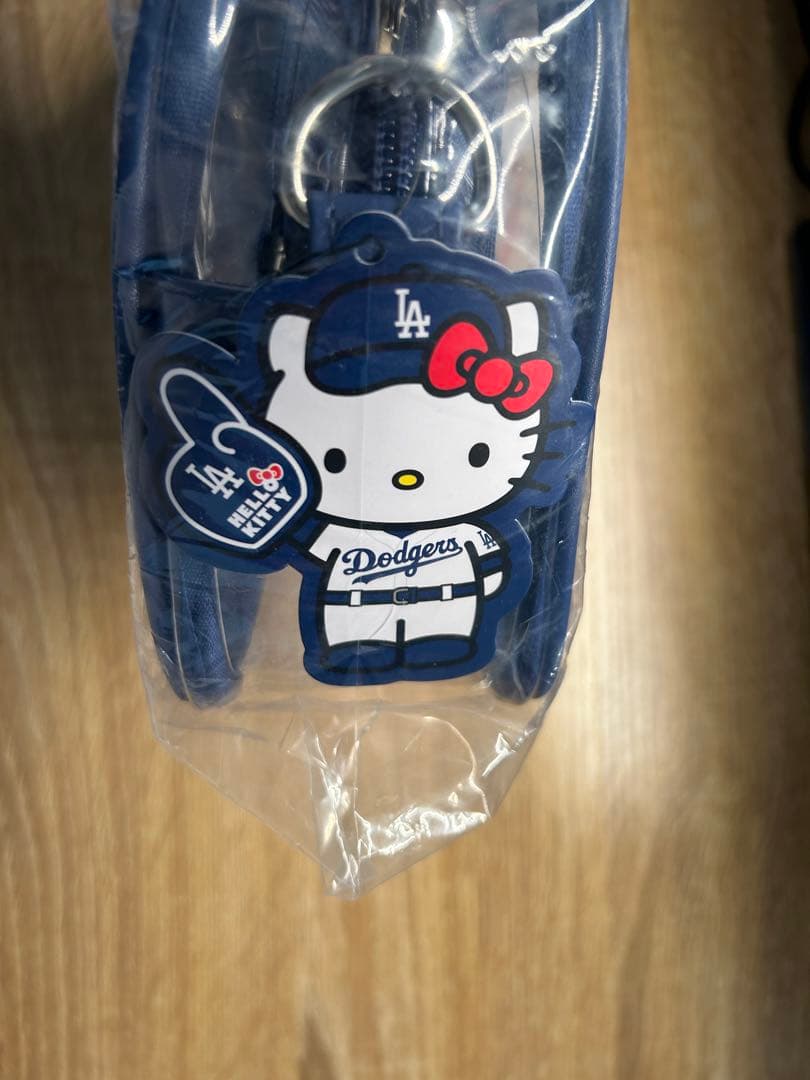 ハローキティ ドジャース　8月5日の記念品　新品未開封