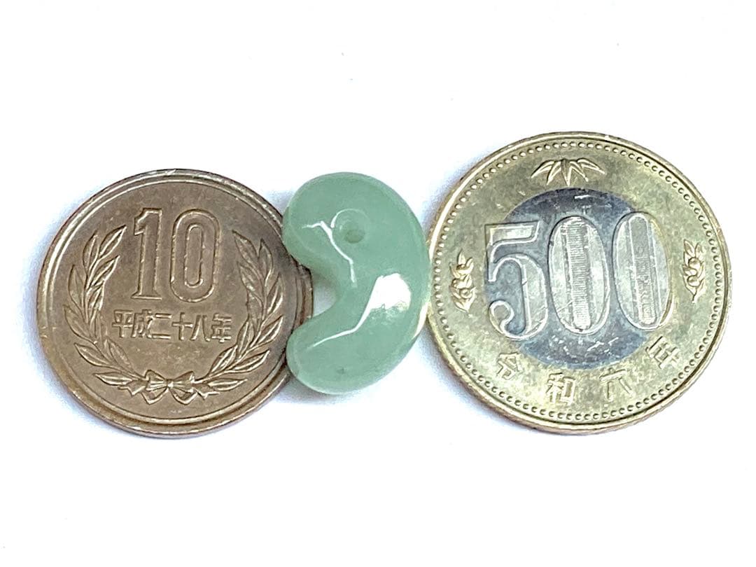 ✳味身良好‼️ 抜群‼️ 最高の透明感　糸魚川翡翠勾玉　本物の守護石を　鑑別書取品‼️