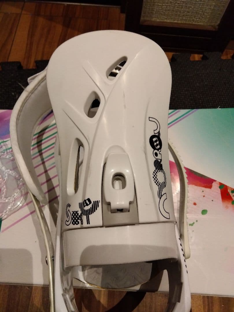 【3点セット 送料込み】 MORROW 144 レディース スノーボードセット