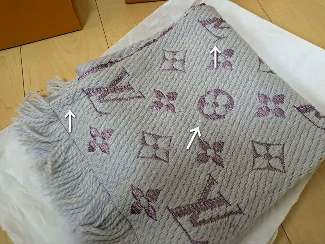 LOUIS VUITTON エシャルプ•ロゴマニアデュオ