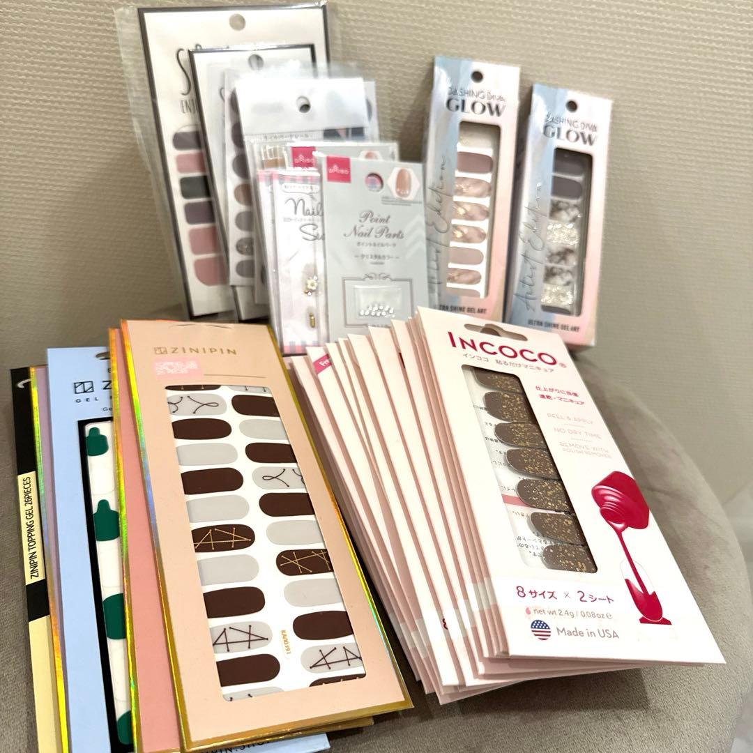 ネイルシール　マニキュアシール　等　37点まとめ売り