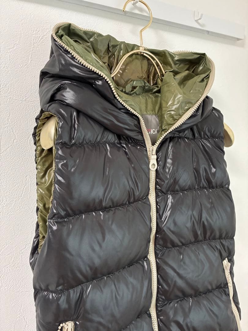 DUVETICA フード付きダウンベスト ブラック/オリーブ 38 ダブルジップ