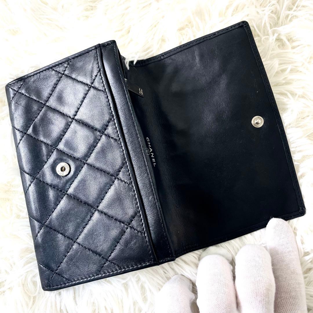 シャネル　CHANEL 二つ折り財布　カンボンライン　ブラック　黒　レザー