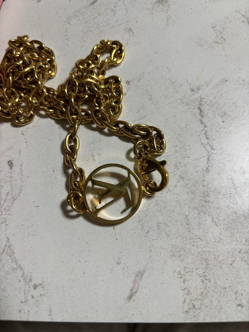 Louis Vuitton ピンク ケース チェーン付き　14pro