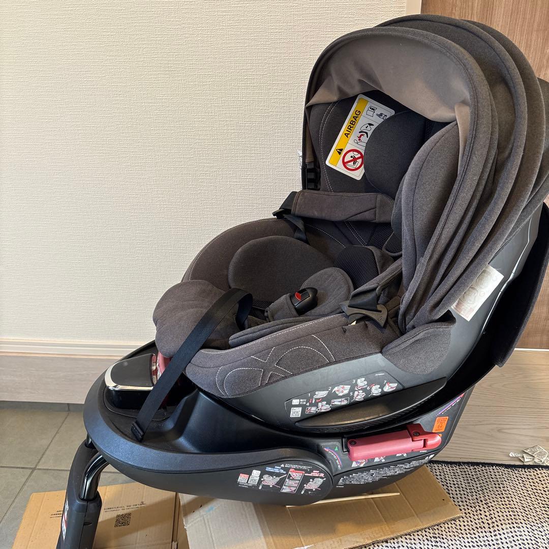 エールべべ　クルット4s プレミアムⅡ ナチュラルダークグレー　チャイルドシート