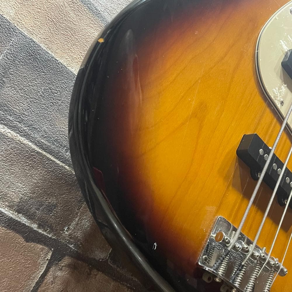 Fender/Squier ジャズベース サンバースト 純正ケース付