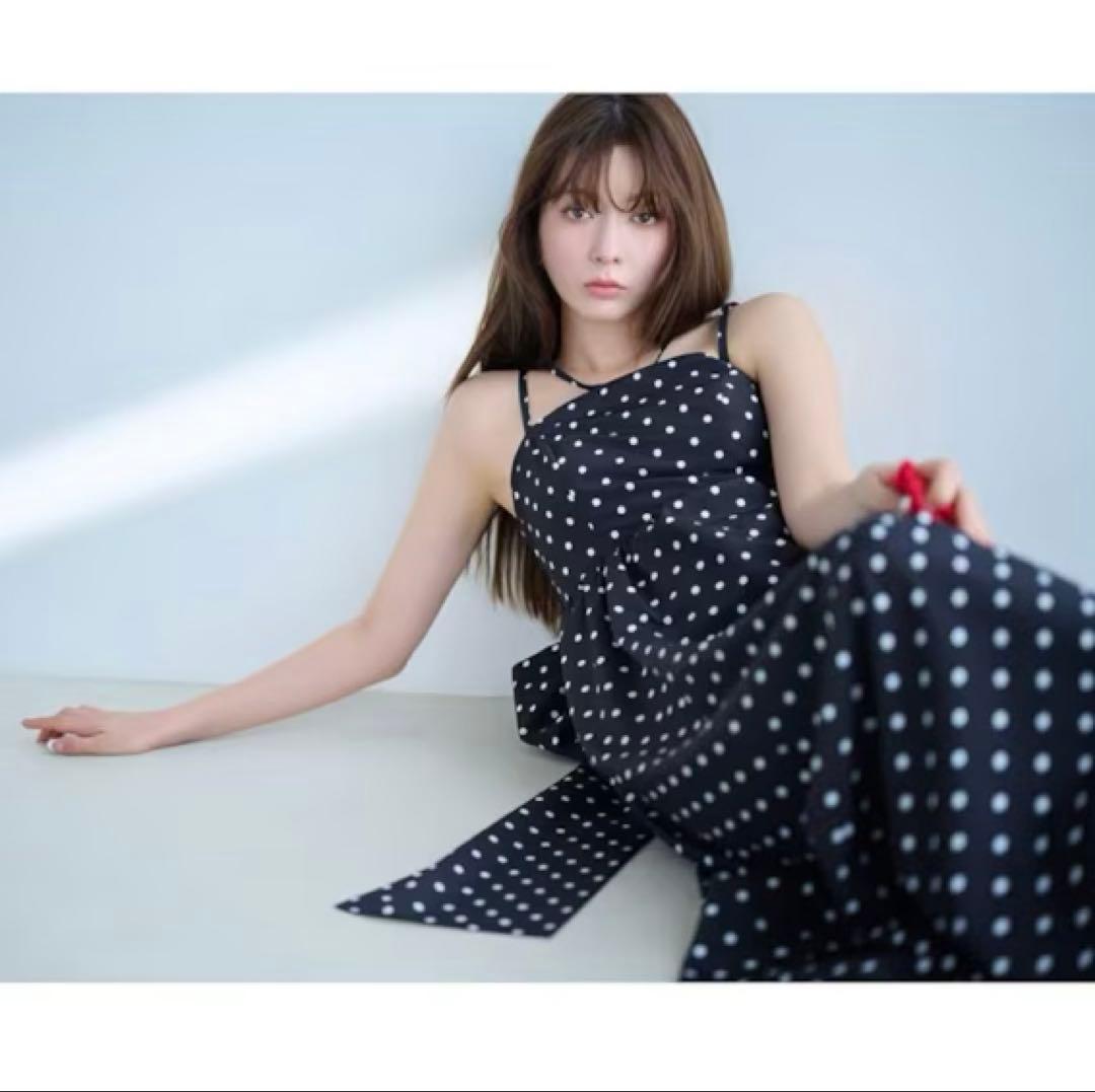 新品タグ付 リリーブラウン ボリュームリボン2wayワンピース 1 黒×白