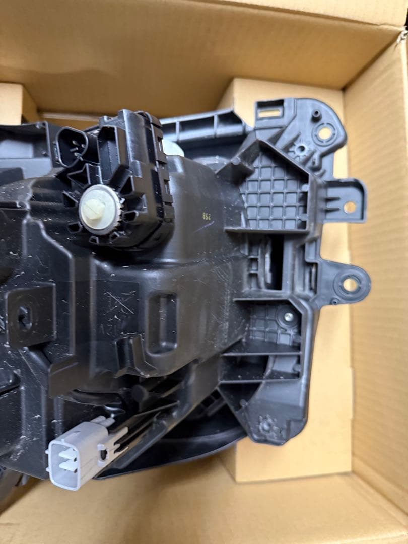 スペーシアギア右ヘッドライト