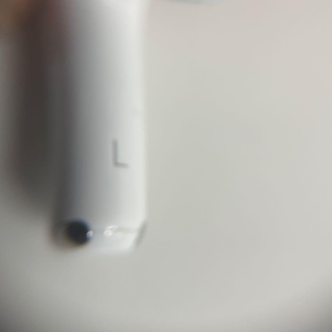 AirPods4本体 ホワイト iFace製カラビナ付き