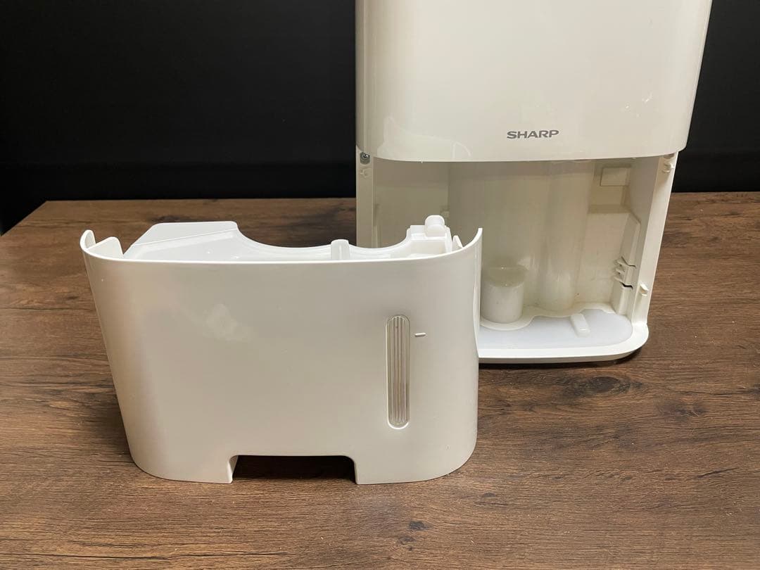 SHARPシャープ プラズマクラスター除湿機 衣類乾燥・消臭 CV-F71-W