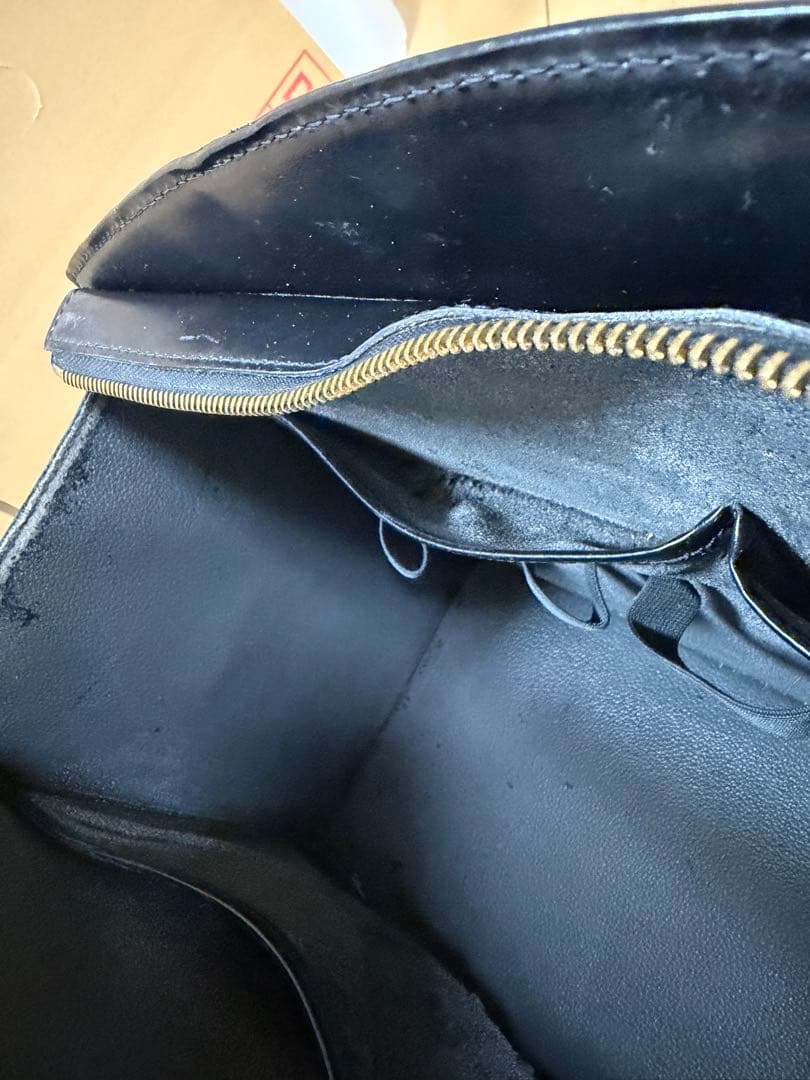 LOUIS VUITTON　ビジネスバッグ　エピ　レザー　リヴィエラ