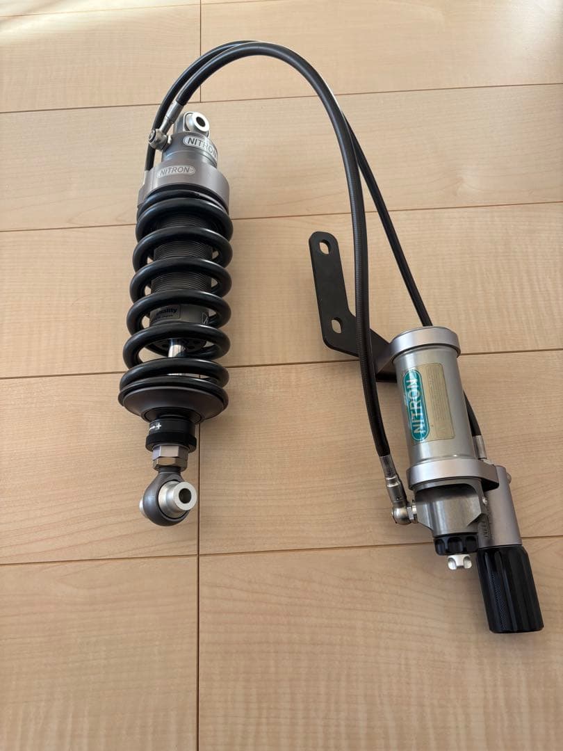 z900rs ナイトロン　r3 ローダウン