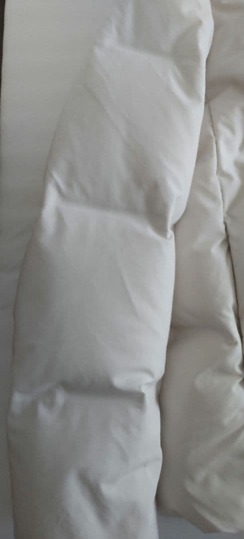 【新品・未使用・タグ付き】UNIQLO　シームレスダウン　オフホワイト　S