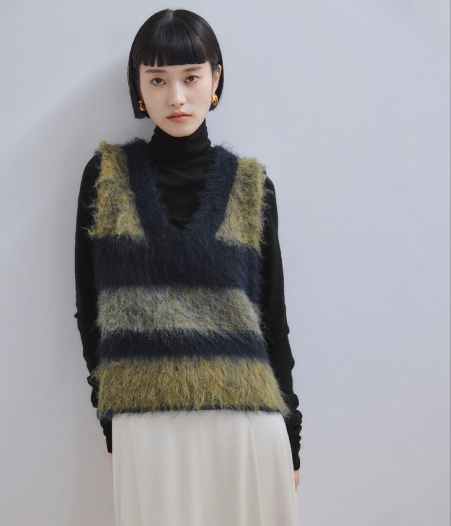 アダムエロぺ　ブラッシュドボーダーベスト　ブルー系　ファー