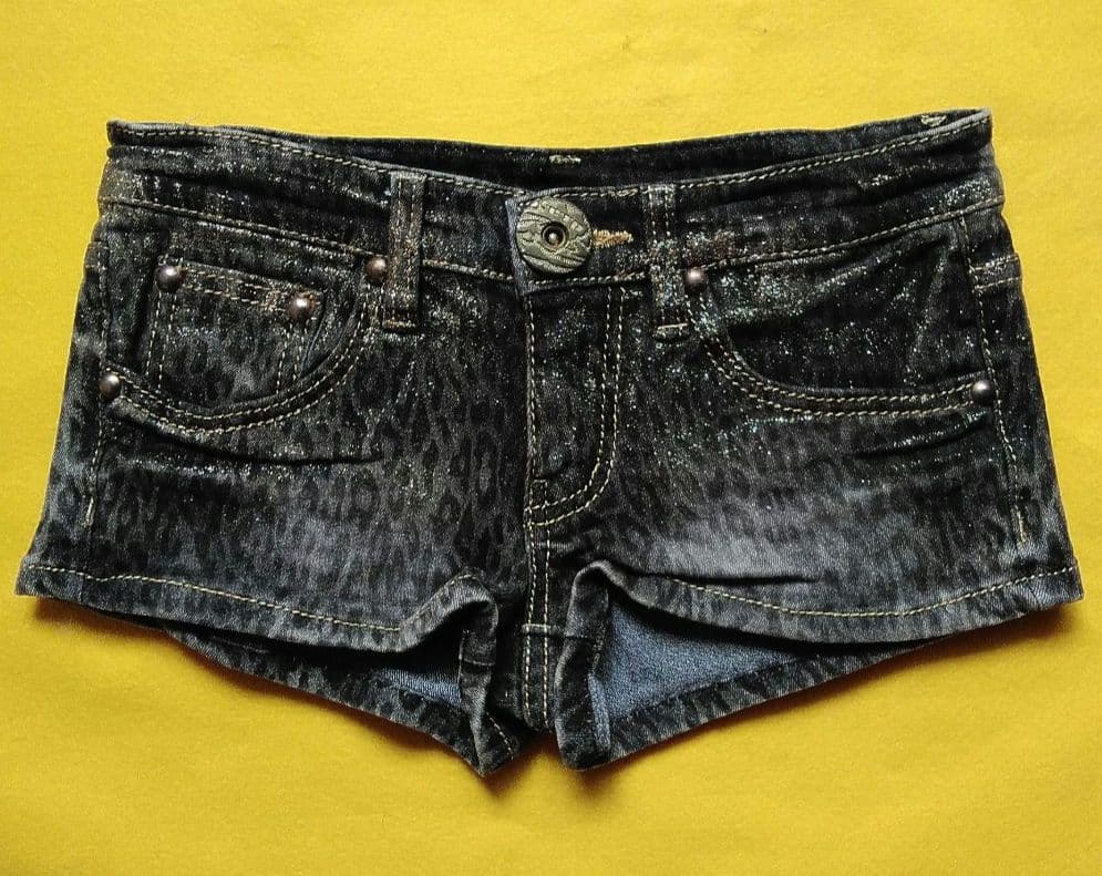 d.i.a.(ダイヤ)「 ヒョウ柄デニム ショートパンツ」サイズ24