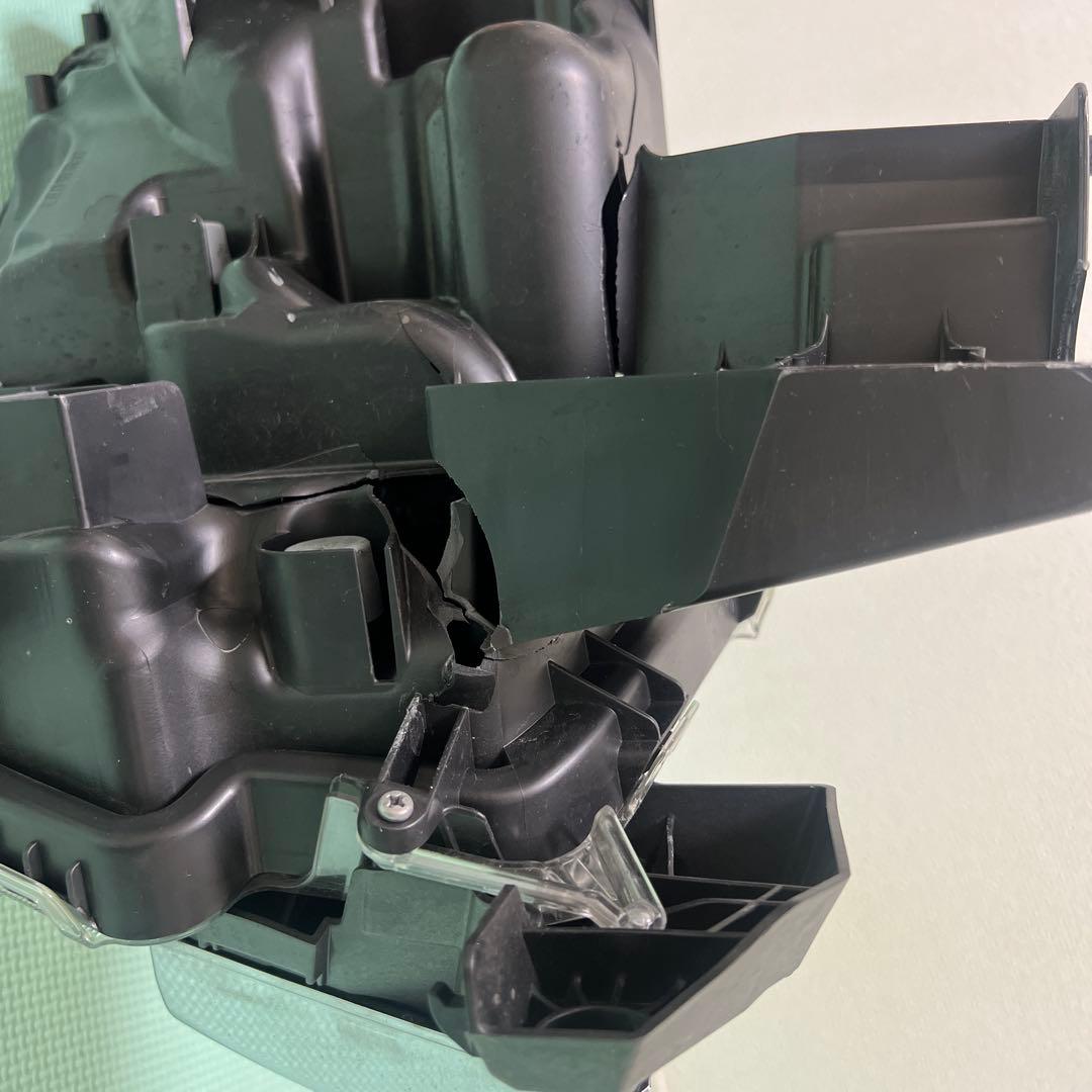 アルファード３０後期　２眼LED左ヘッドライト