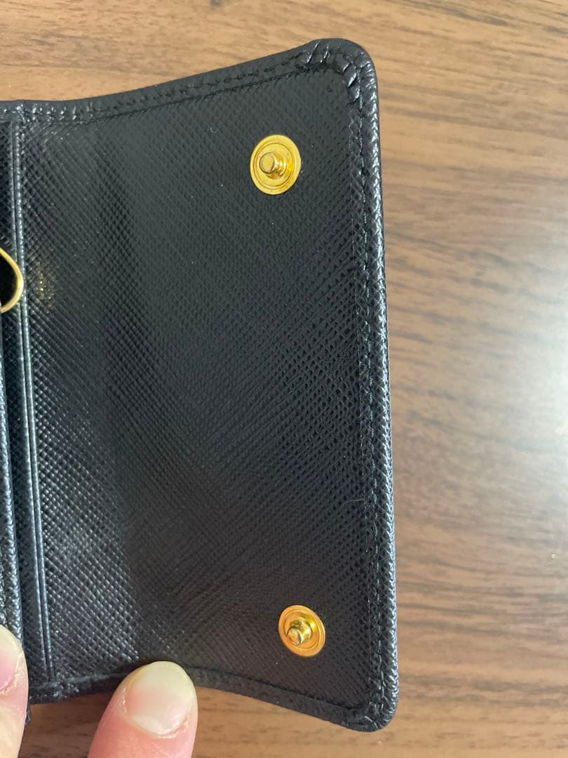 ※枕草子の枕元米PRADA サフィアーノレザー　キーケース