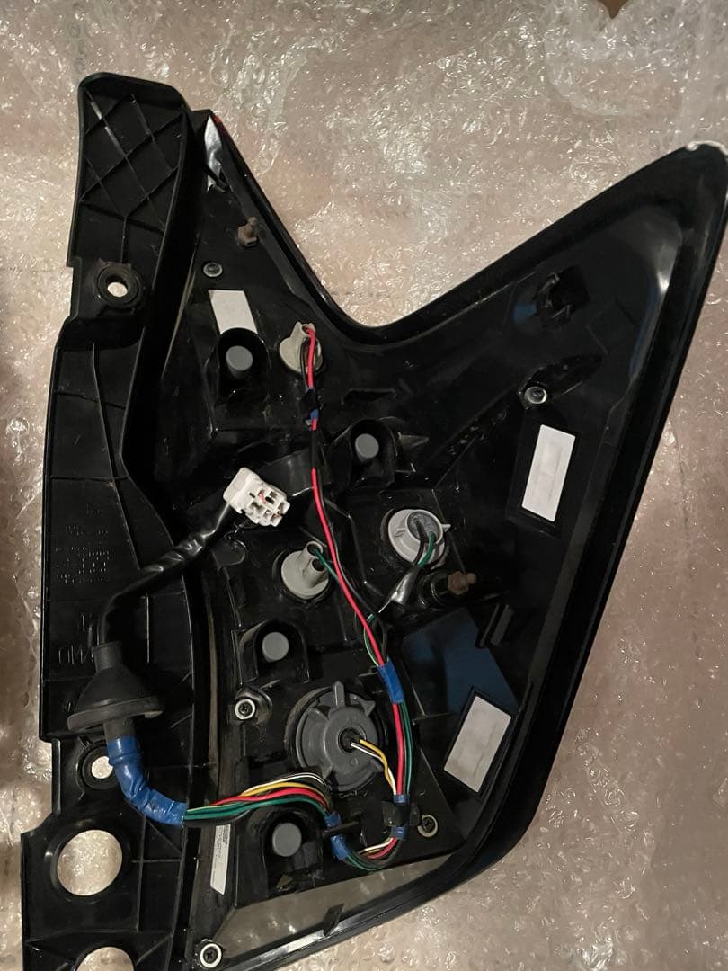 日産　E12ノート　純正流用スモークテールランプ　左右セット期間限定値下げ