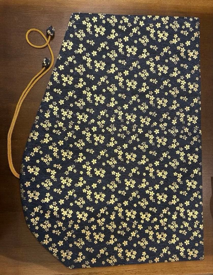 ✴︎ 専用品です　✴︎巻き篠笛袋8本入れ2点（金紺桜、金青海波に鶴）247