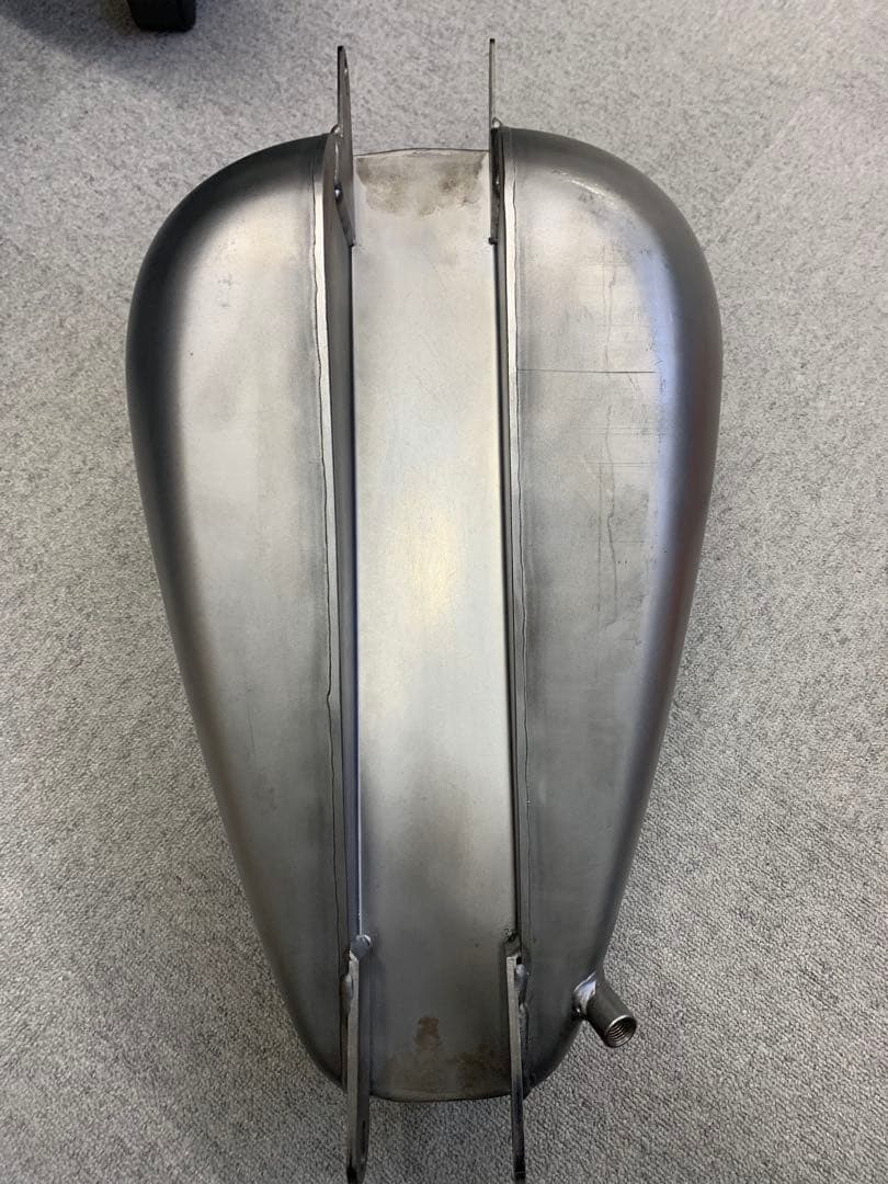 ハーレー　マスタングタンク　ほぼ新品