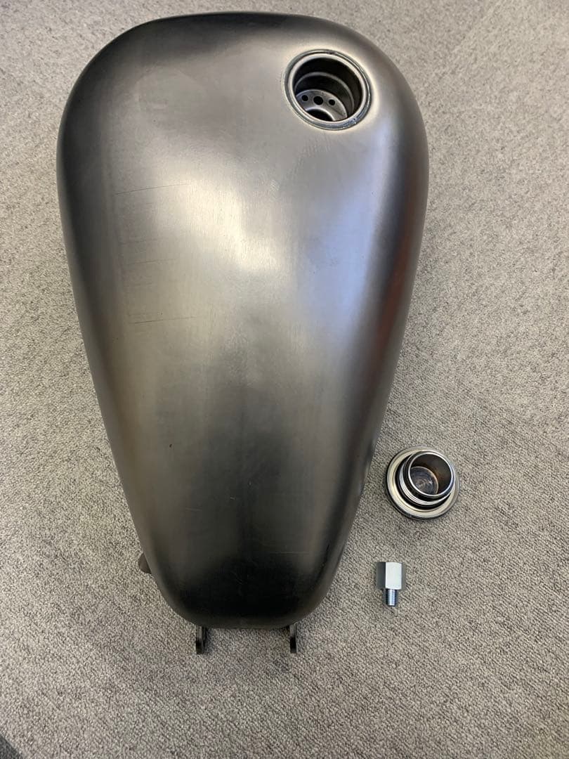 ハーレー　マスタングタンク　ほぼ新品