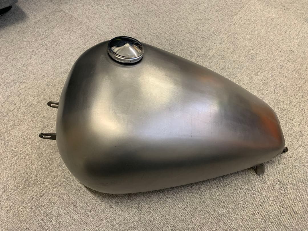 ハーレー　マスタングタンク　ほぼ新品