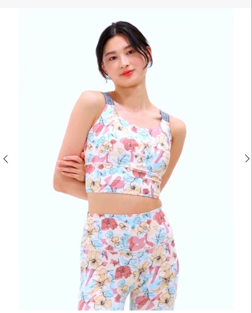 ☆専用さま☆新作☆ 【SUKALA】新作ミックスフラワークロスロゴブラトップ S