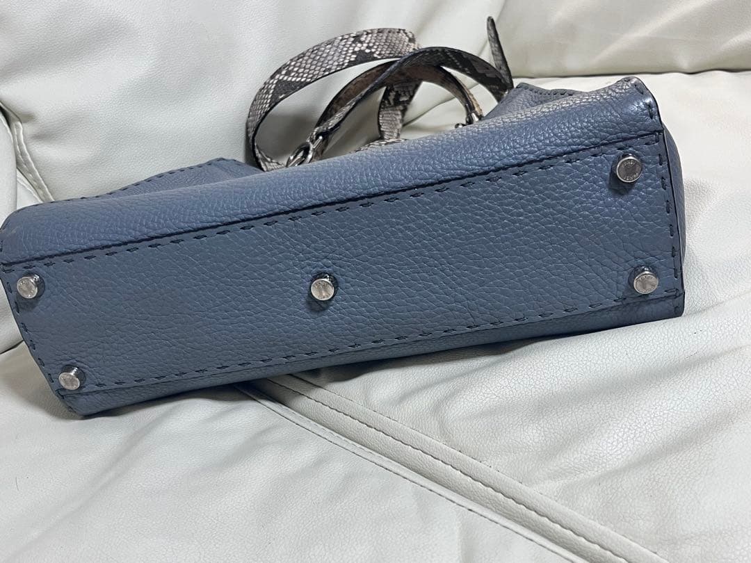 あ*ん様 FENDI セレリア ピーカブー レギュラー ブルー ショルダーバッグ