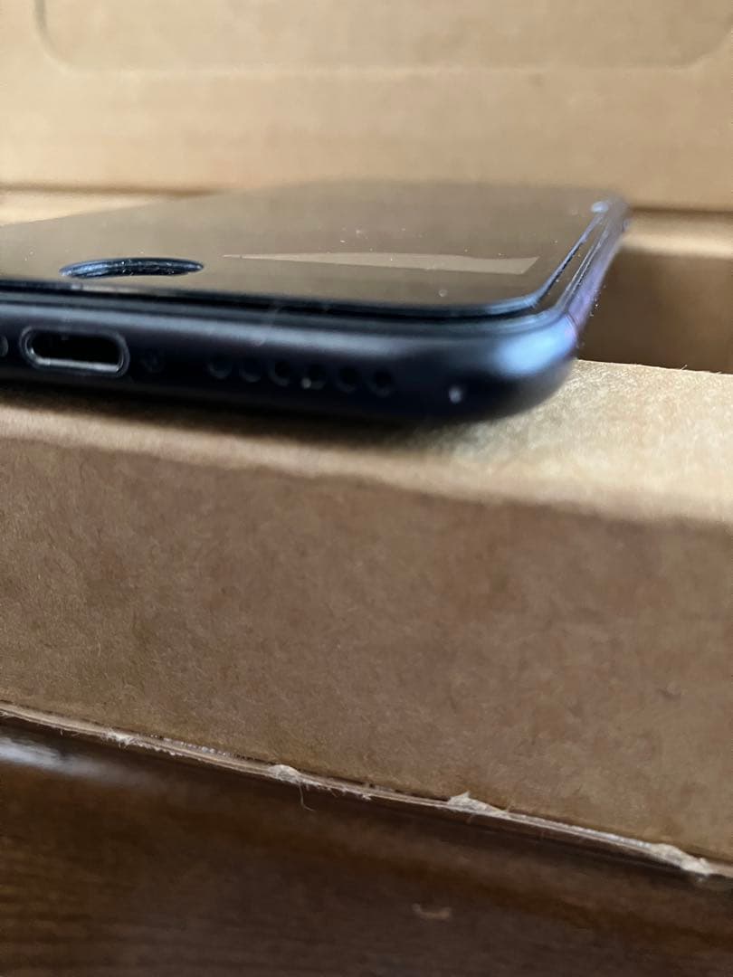 スマートフォン本体 iPhone se2 128G