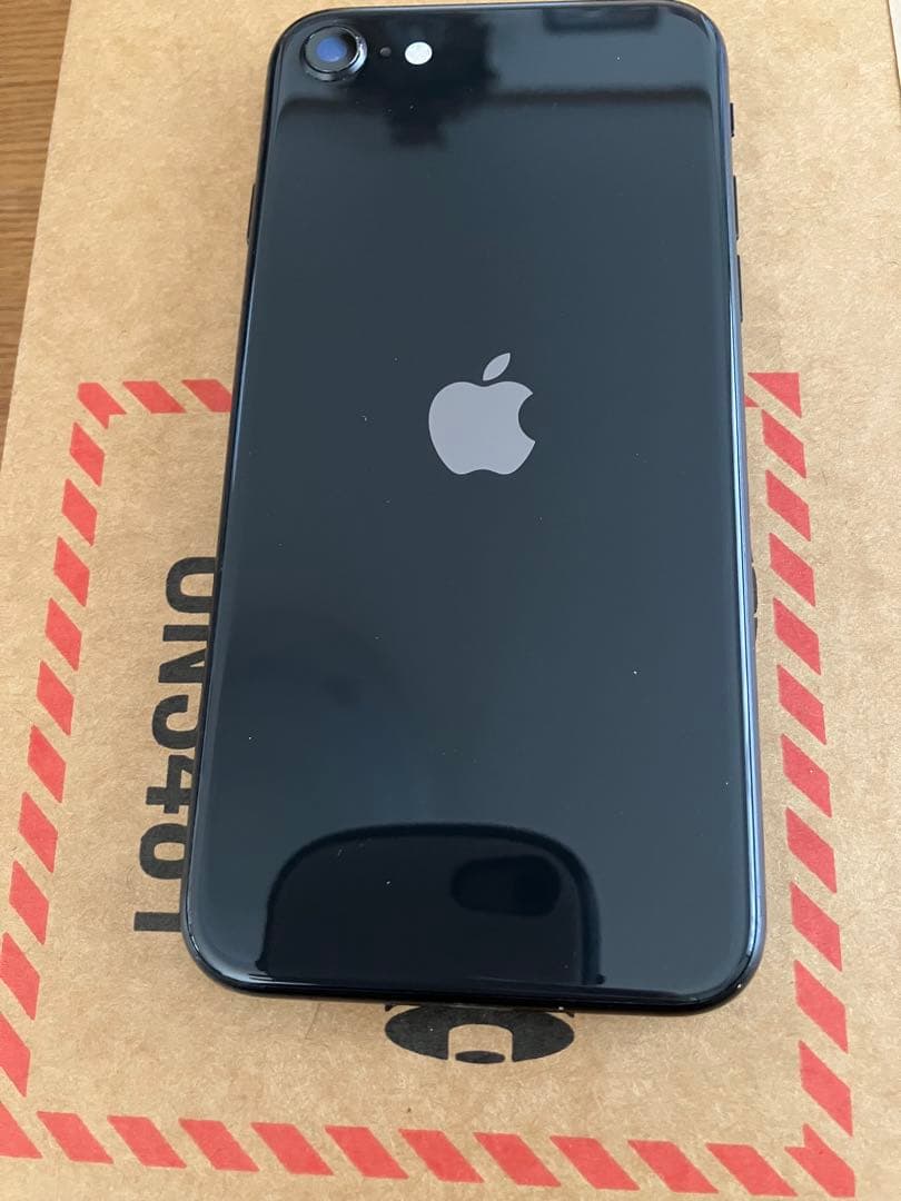 スマートフォン本体 iPhone se2 128G