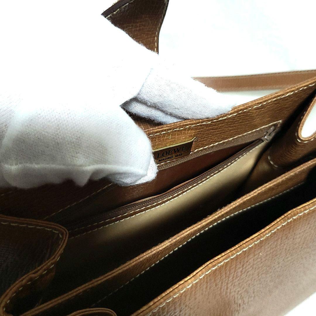 【美品】LOEWE　ショルダーバッグ 肩掛け レザー ターンロック ロゴ型押し