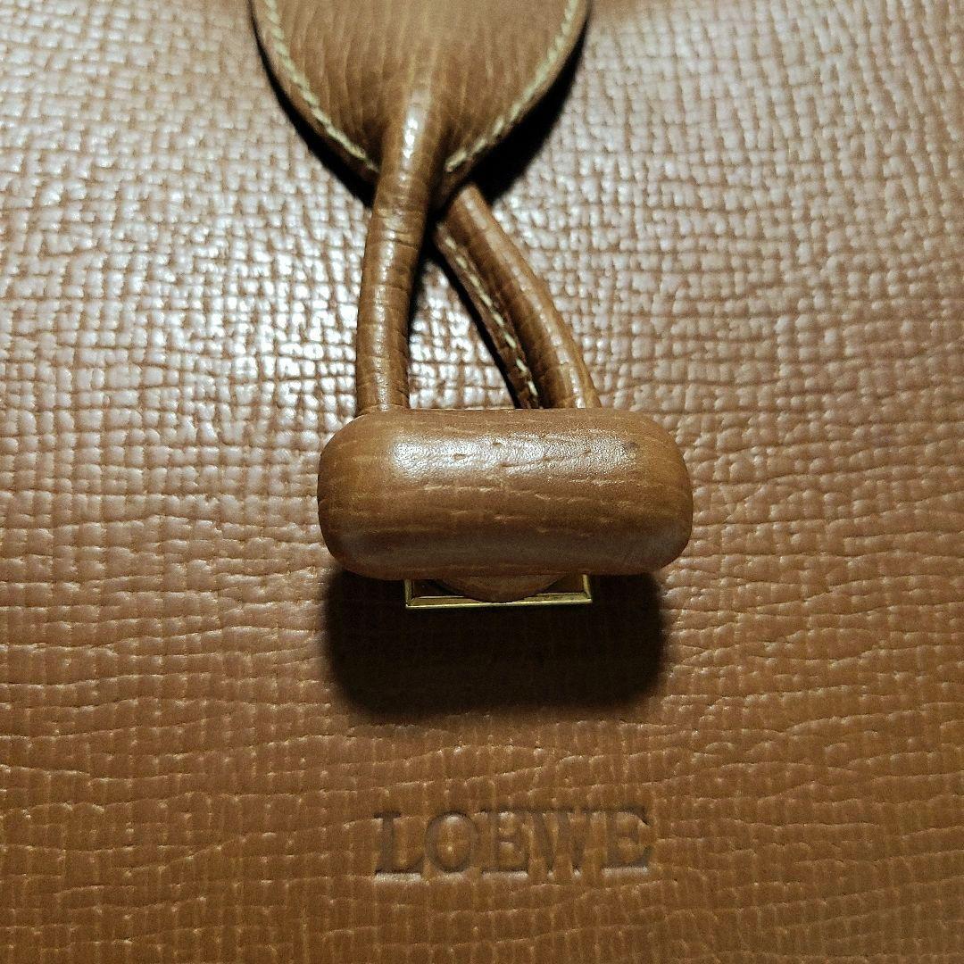 【美品】LOEWE　ショルダーバッグ 肩掛け レザー ターンロック ロゴ型押し