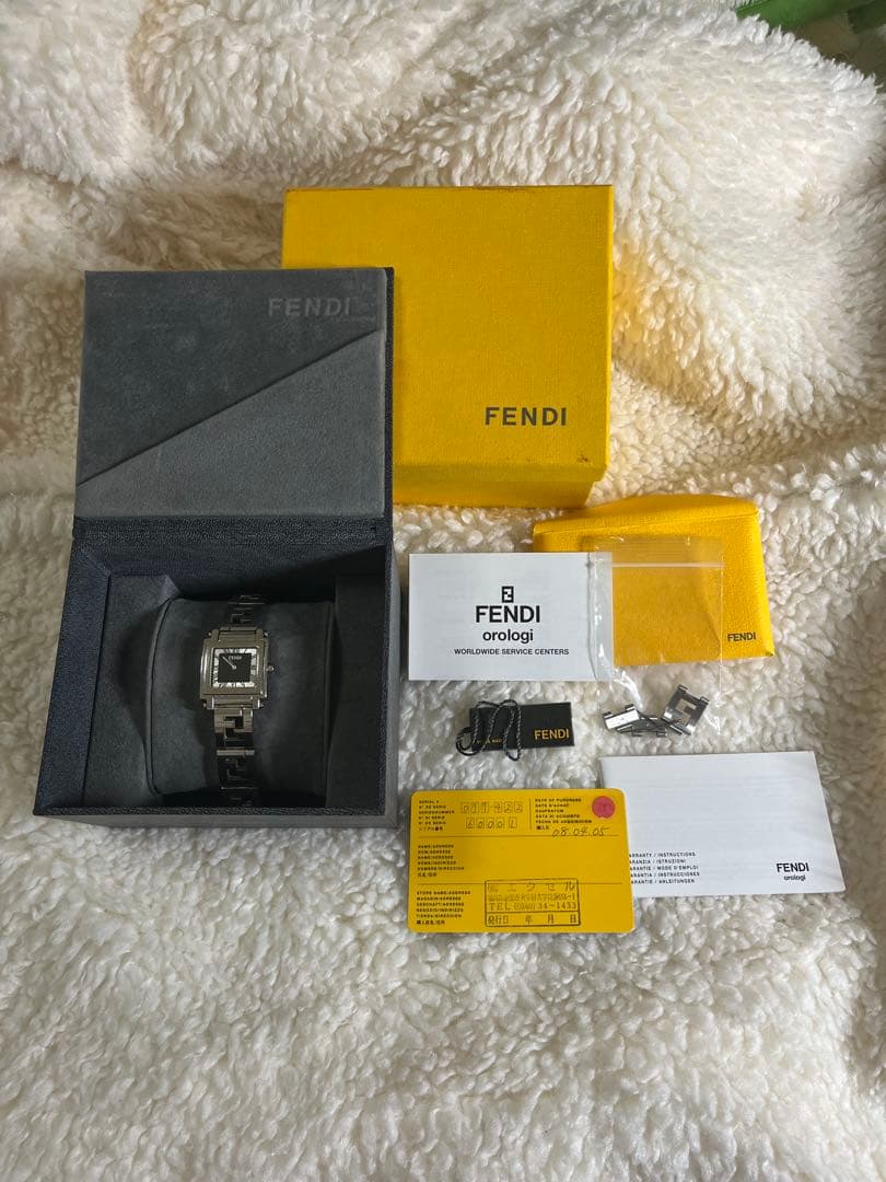 FENDI フェンディ 6000L オロロジ ズッカ柄 シルバー クォーツ