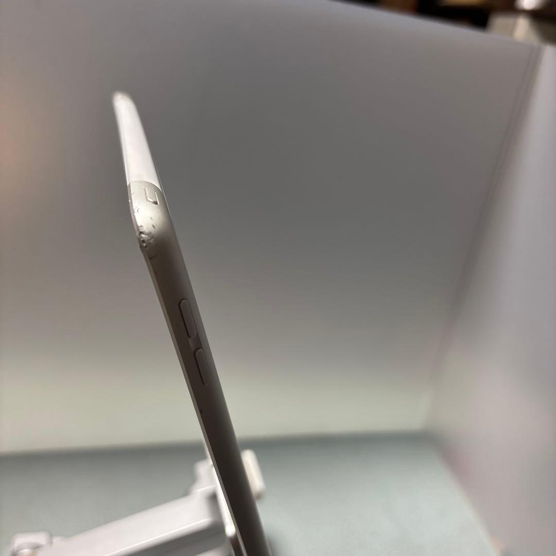 iPad本体 iPad7 32G Wi-Fi, sim free 95.6%