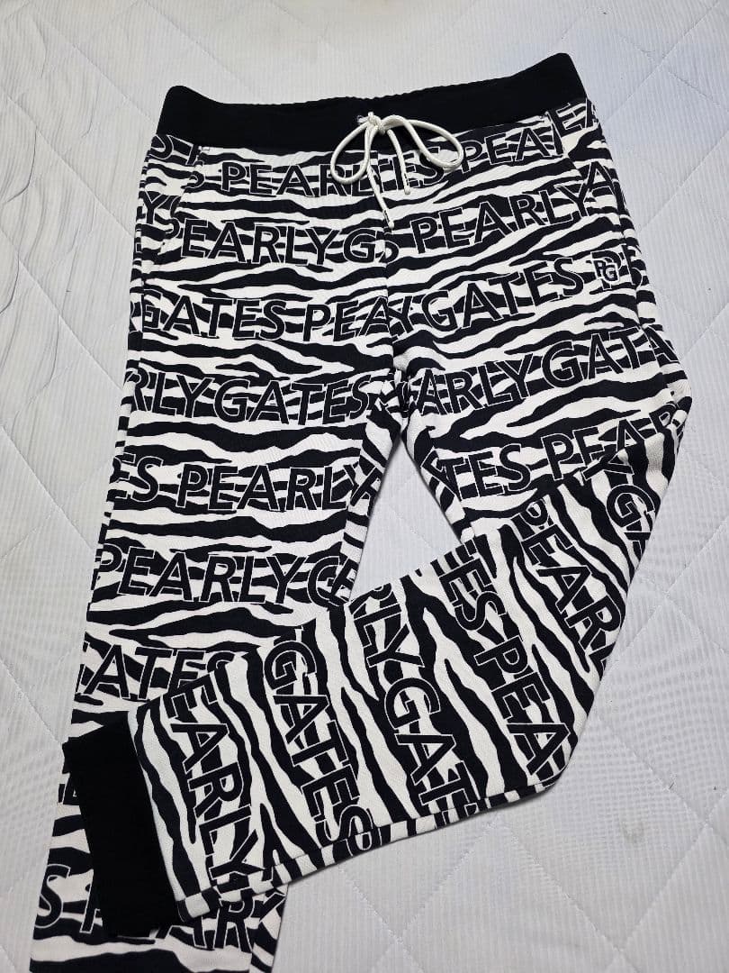 Syoです!新品同様パーリーゲイツゼブラ柄裏起毛セットアップ６